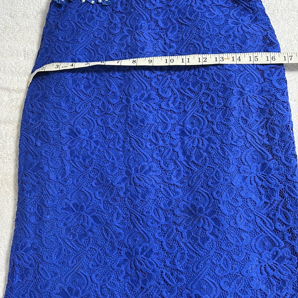 Elegant Blue Lace Dress - Picture 4 of 10